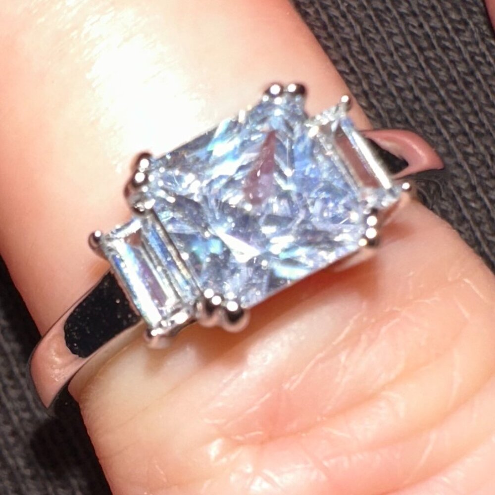 silver 3 stone ring sz 6